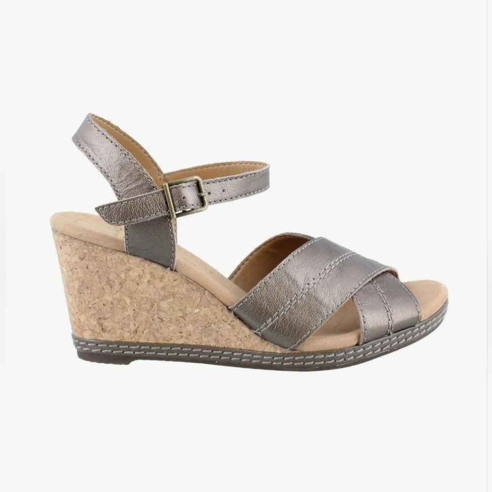 Women's‎ Clarks Helio Latitude Wedge Sandals, Golden Brown, Size 7.5, Pre-owned